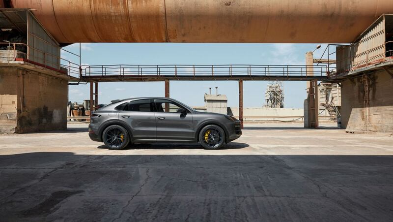 Porsche Cayenne Turbo E-Hybrid, guarda la gallery 13