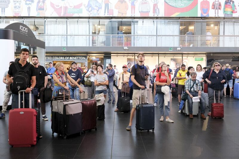 Attese e disagi alla stazione di Roma Termini a causa dell'incendio di Firenze 2