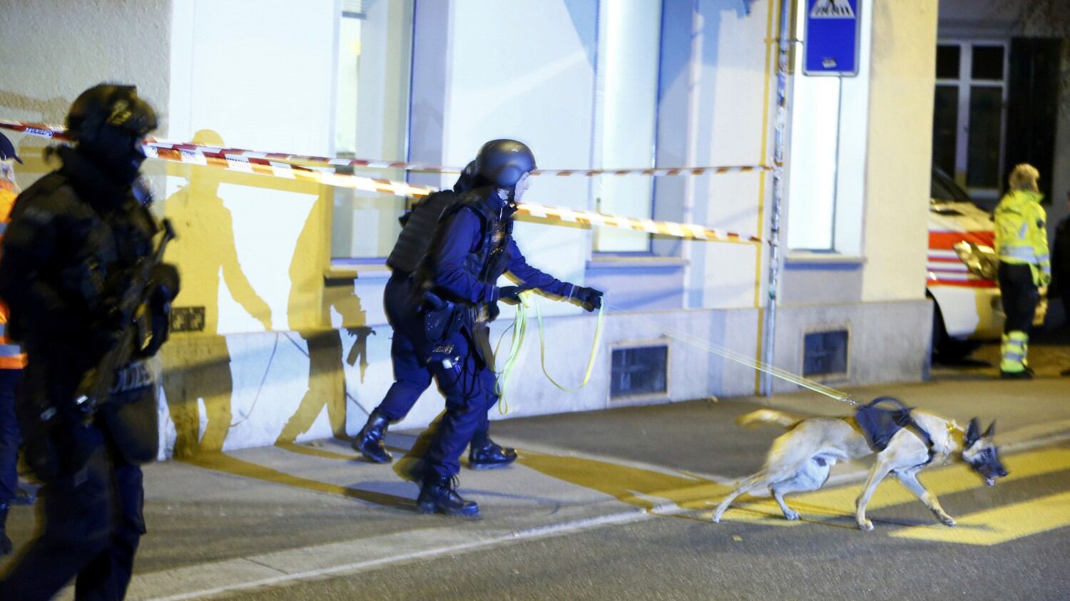 Svizzera, gli rapiscono la figlia, portavalori consegna il van carico di soldi