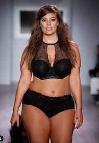 Ashley Graham, la modella curvy che fa impazzire il mondo 30