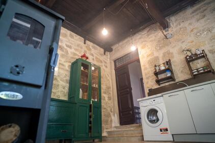 Le foto della casa offerta alla famiglia nel bosco 3