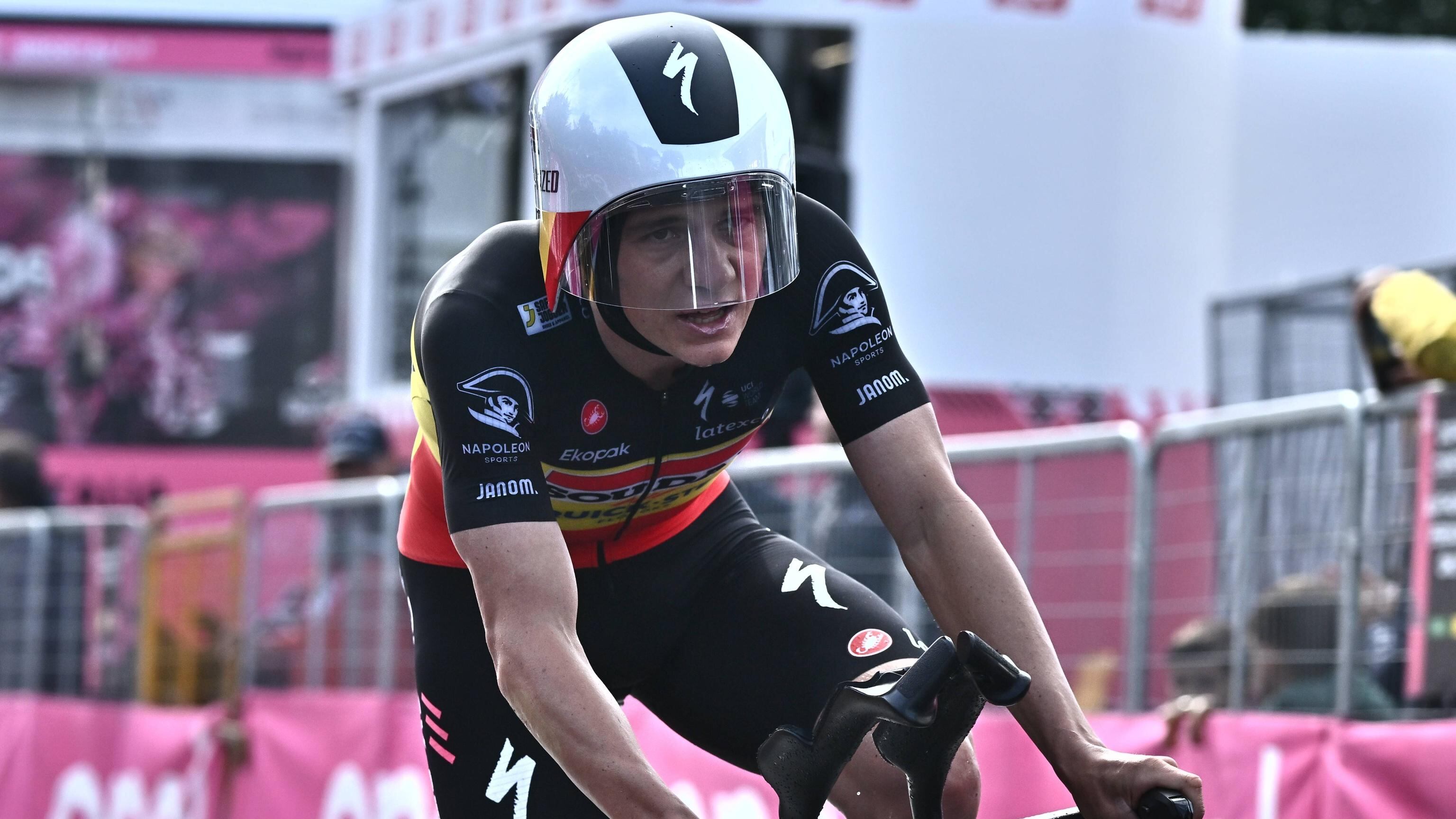 Evenepoel, la "fuga" dal Giro. E il ciclismo ostaggio del Covid