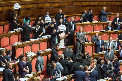 Bianconi colpita nel tumulto: ferita alla spalla 3