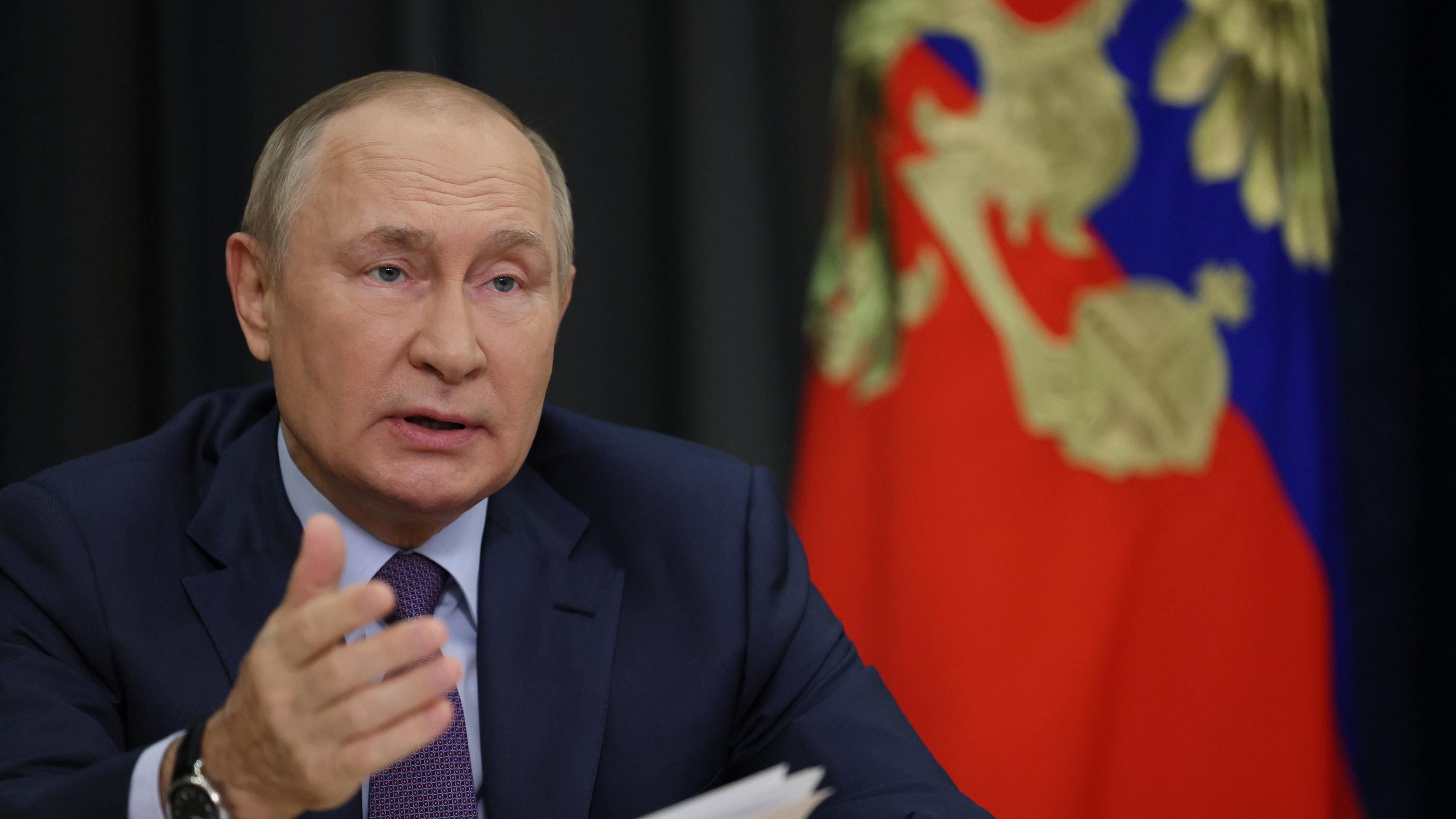 "Mai così debole in vent'anni: ora anche i suoi mollano Putin"