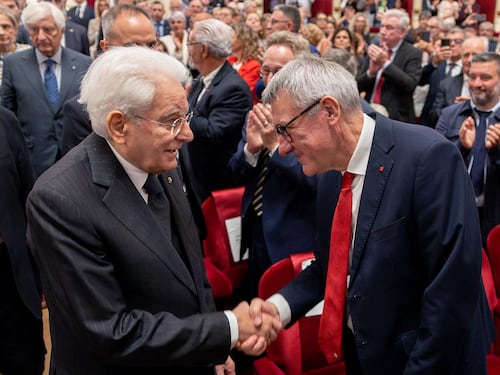 Landini tagliato fuori “stecca” alla Scala. Un inno alla rivolta davanti a Mattarella