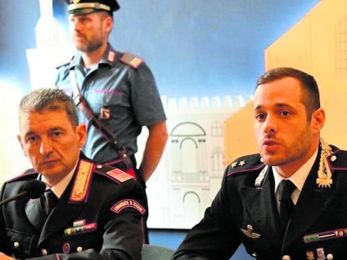 Stuprata per ore da tre ragazzi, per salvarsi si getta dalla finestra