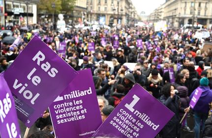 Francia, manifestazione contro la violenza sulle donne 4