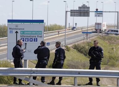 Calais invasa dai migranti 8