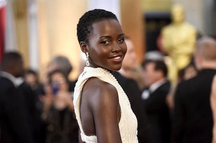 L'abito di Lupita Nyong'o con 6mila perle 5