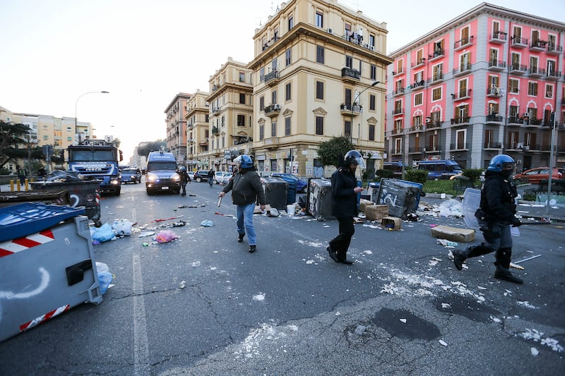 Scontri a Napoli nel 2017 per il comizio di Salvini 8