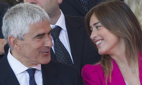 2 giugno, la Boschi in fuxia scherza con Casini 3