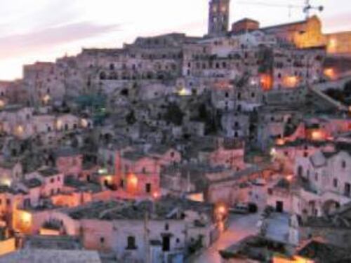 Matera, crollo nei Sassi. Si sgretola la capitale europea della cultura