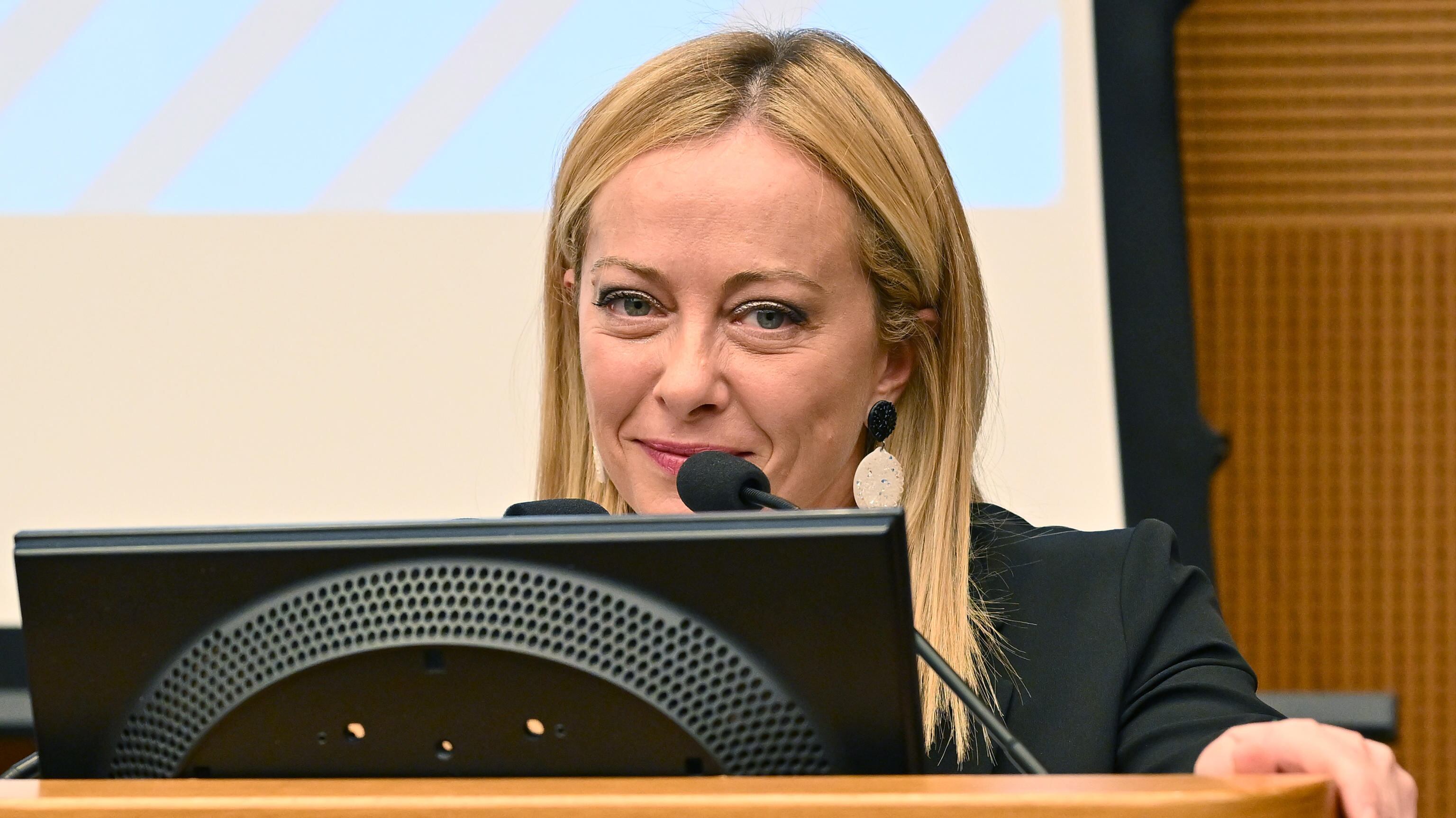 "Meloni in ritardo coi nomi". Ma la media è di 46 giorni