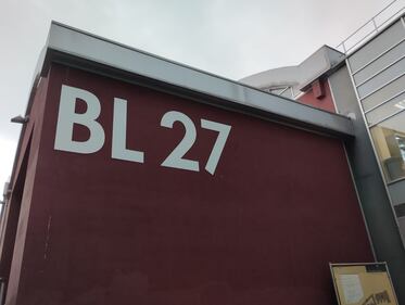 Universitari del Politecnico di Milano Bovisa scortati dai vigilantes 2