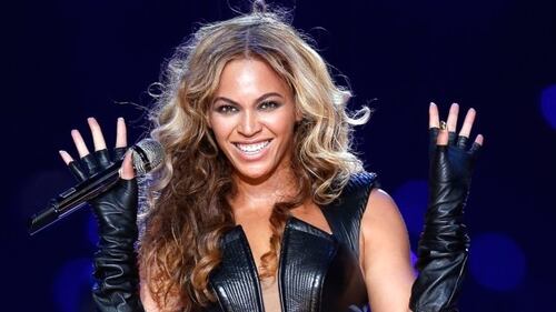 Beyoncé, dama sexy ai Grammy 2017 28