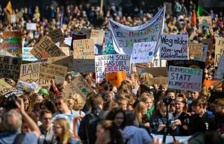 "Fridays for Future" :a Cologne la marcia per il clima  2