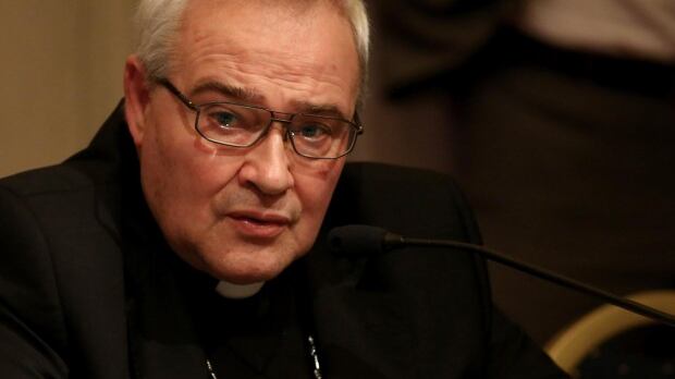Monsignor Negri: "Basta! Non ci sono solo i migranti. Snobbati gli italiani poveri"