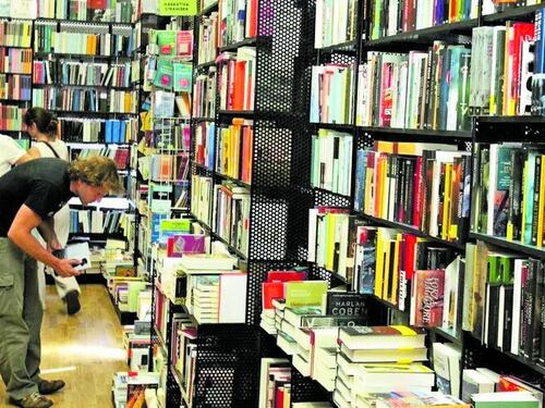 Con la crescita dei costi, la crisi spazza via le librerie