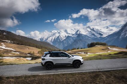 Jeep Avenger 4xe, guarda la gallery 8