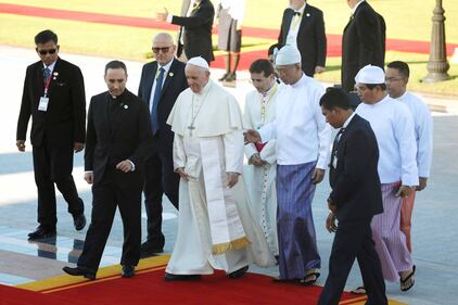 Il viaggio del Papa in Myanmar 8