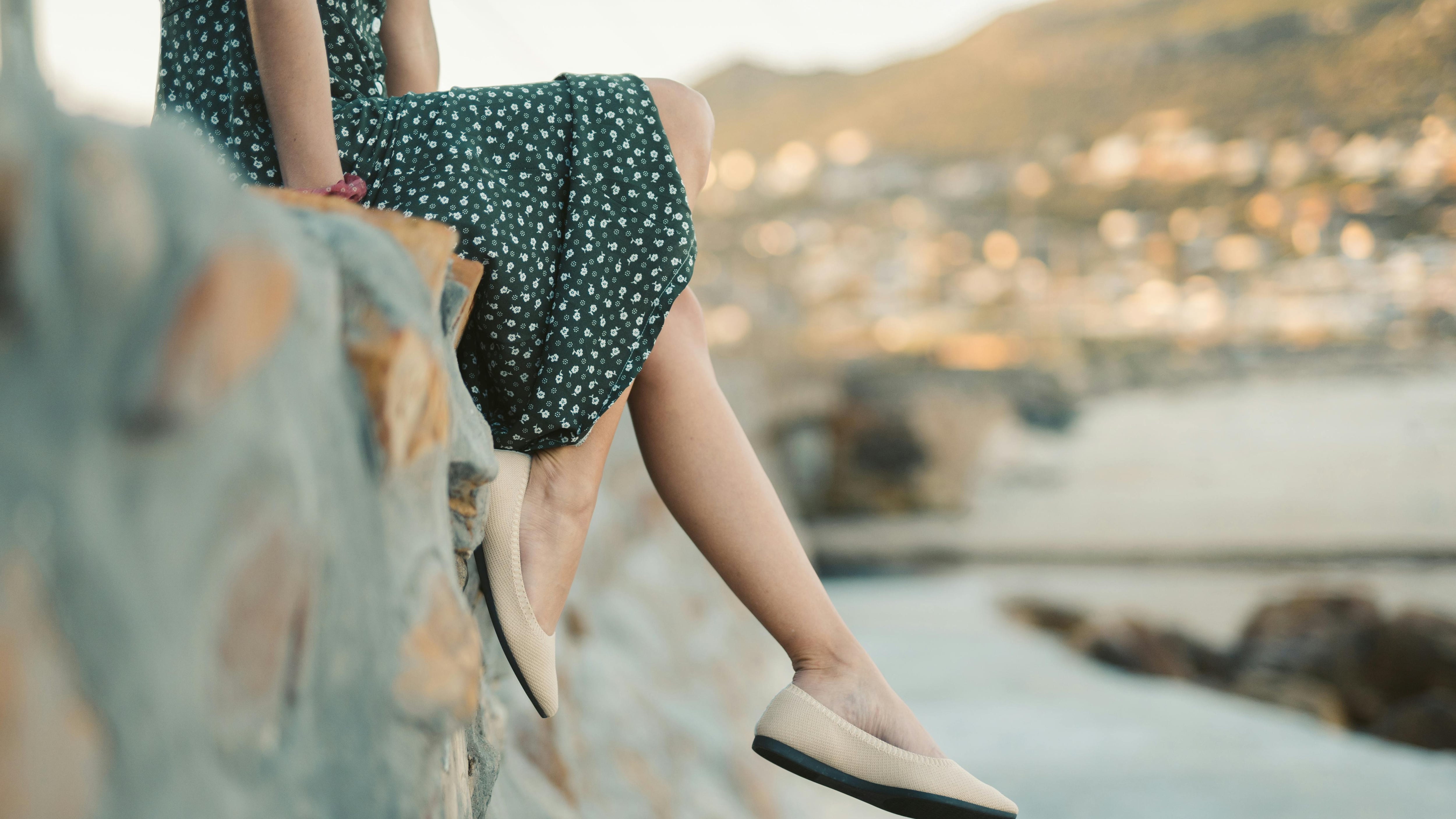 Ballerine, come abbinarle d'estate: tot look che amerai anche a 50 anni
