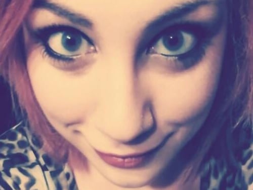 Chiara, la ragazza che viveva "attaccata" al computer
