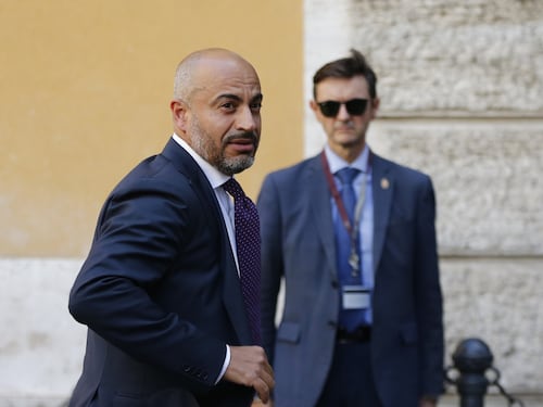 M5S processa il grillino ribelle: "Sei un virus leghista"