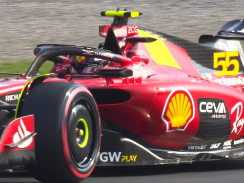 F1, Monza è rossa. Sainz batte Verstappen di soli 13 millesimi