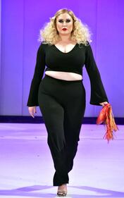 Hayley Hasselhof: la modella curvy più richiesta 8