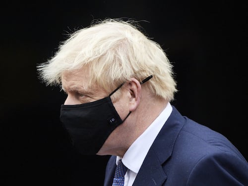 La sfida di Johnson senza il guru Cummings: dialogo su Covid e politica, Brexit non si tocca