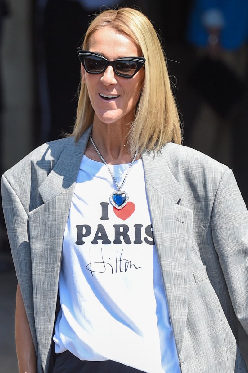 Céline Dion indossa il ciondolo di Titanic e il web si scatena 7