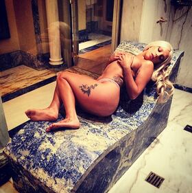 Lady Gaga, relax e nudità 1