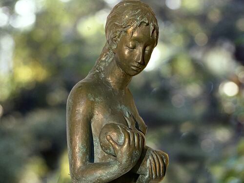 La "statua sulla maternità" ha finalmente una casa. Ecco dove sarà collocata