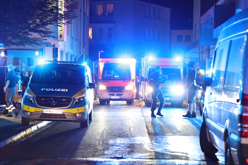 Attentato a Solingen, Germania: 3 morti e uomo in fuga 5