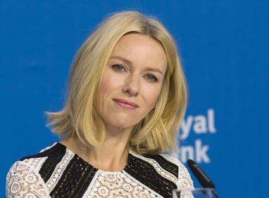 Naomi Watts, raggiante e bellissima per l'apertura del Festival di Toronto 22