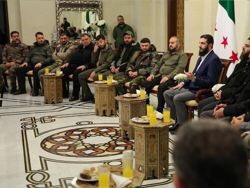 Al Jolani scioglie i gruppi armati. I curdi fuori dall'accordo: "Vogliamo una discussione diretta"