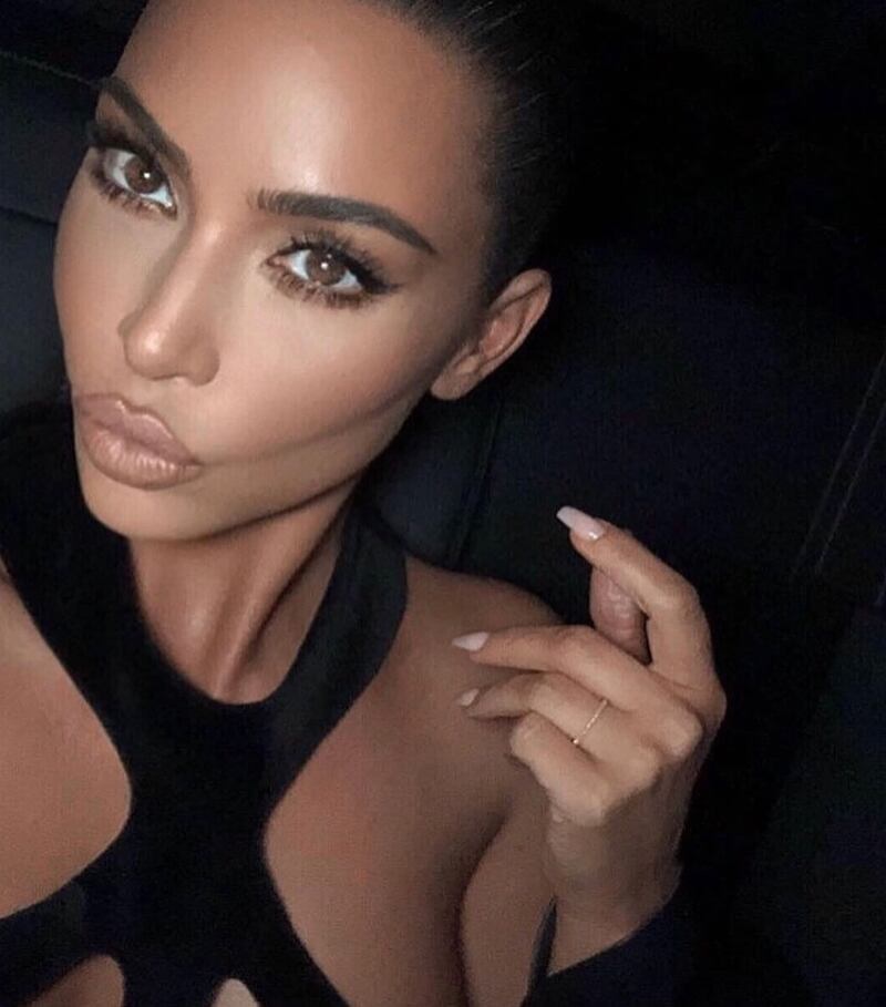 Kim Kardashian hot in cabina armadio: foto 6