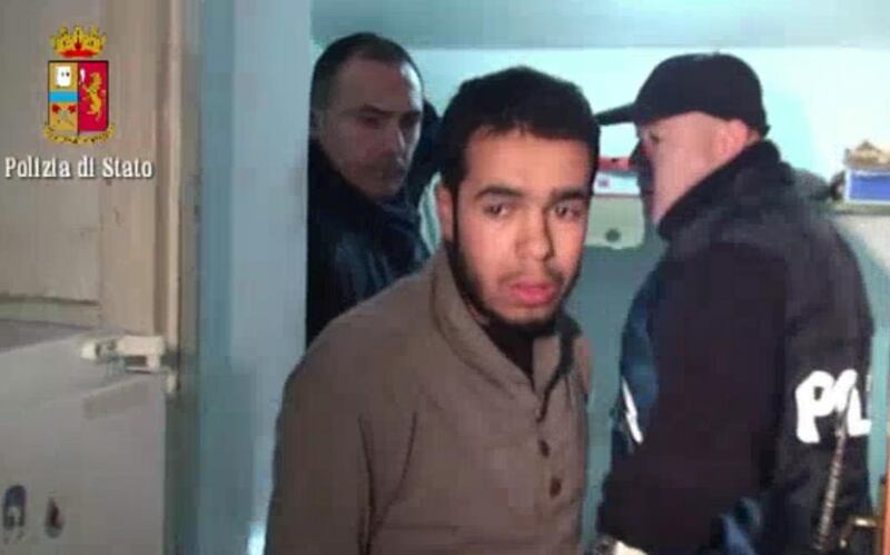Il blitz per arrestare il "foreign fighter" 1