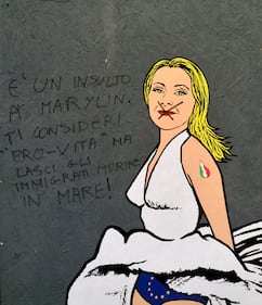Milano, lo sfregio al murales su Giorgia Meloni 1