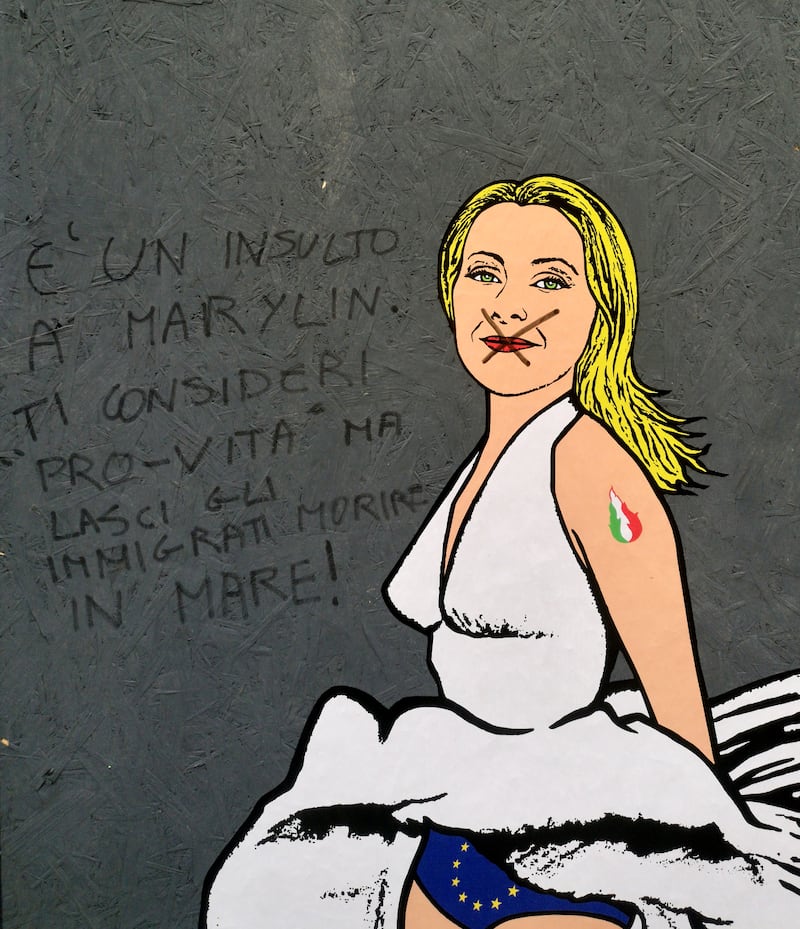 Milano, lo sfregio al murales su Giorgia Meloni 1