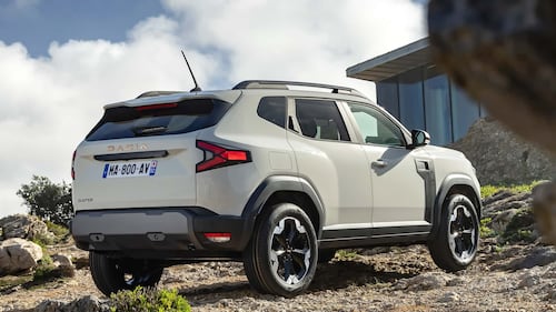 Nuova Dacia Duster 2024, guarda tutte le foto 19
