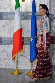 Grande accogliernza per Aung San Suu Kyi 8
