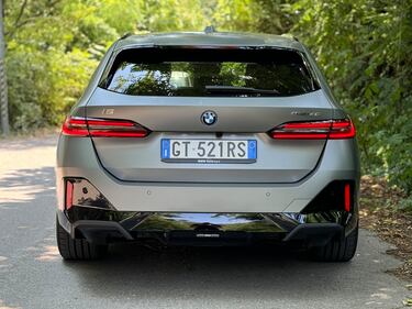 BMW i5 Touring eDrive40: guarda la gallery della Station Wagon elettrica da 340 CV 14
