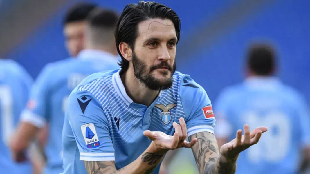 "Aspetta, no?". La furia di Luis Alberto dopo la sostituzione