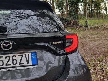 Mazda2 Hybrid prova su strada: guarda le foto 11