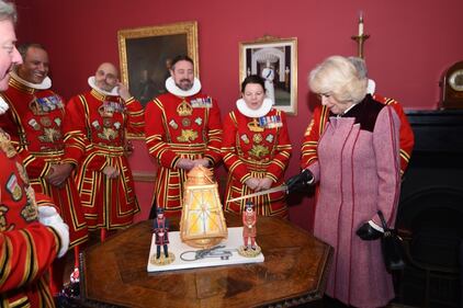 Il Principe Carlo e Camilla in visita alle Torre di Londra  3