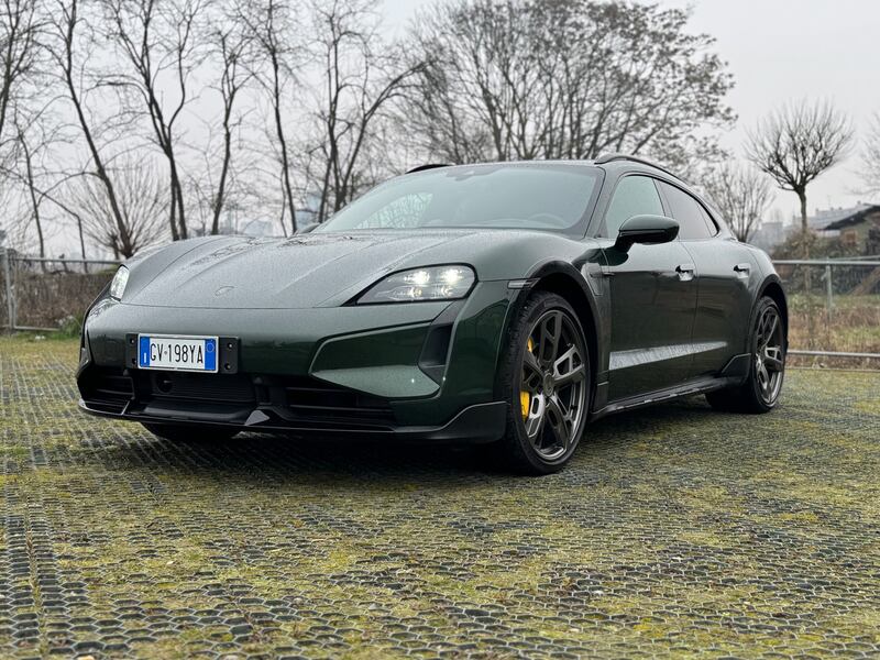 Porsche Taycan Turbo S: la gallery dell'elettrica "familiare" da 952 CV 2