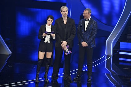Sanremo 2024: ecco il look della seconda serata del Festival di Mr.Rain 1