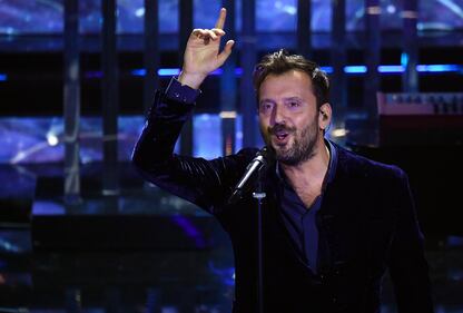 Cesare Cremonini scalda la terza serata del Festival 6