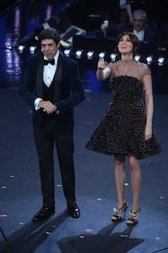 Sanremo 2019: i look di Virginia Raffaele per la prima serata 8